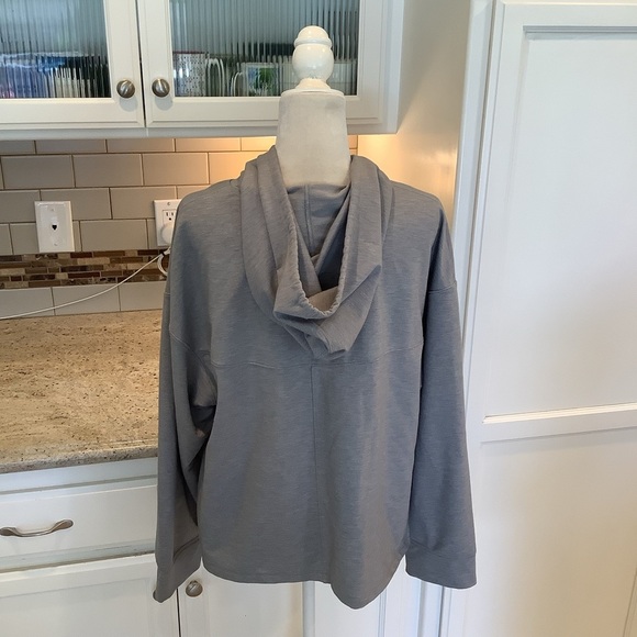 Nike Yoga Dri-Fit Gray Hooded Pullover Sweatshirt Size Large - Picture 6 of 9